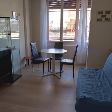 Appartement F2 Centre Et 100 M De La Gare Vichy